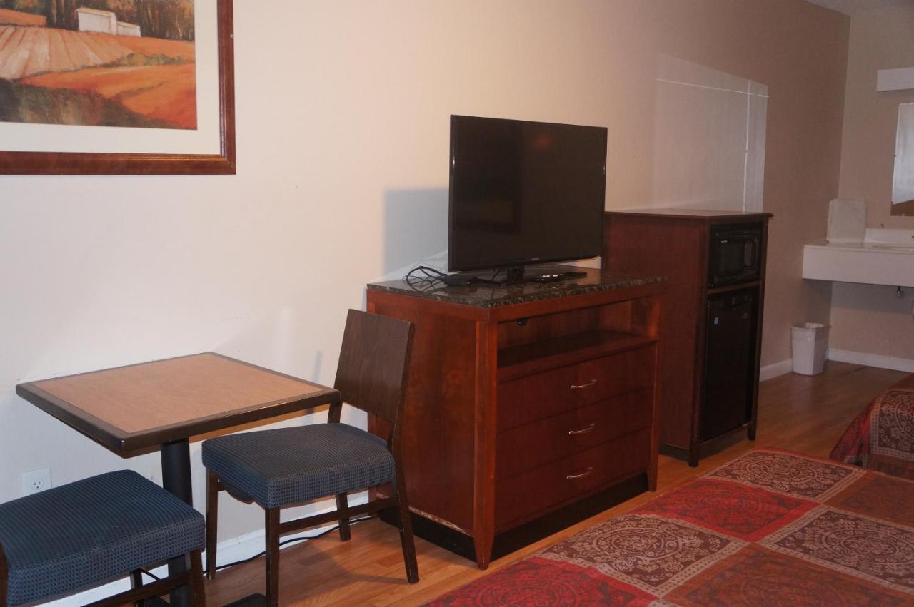 Classic Motor Lodge Providence - West Greenwich מראה חיצוני תמונה