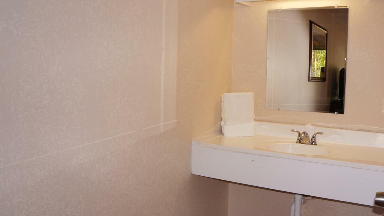 Classic Motor Lodge Providence - West Greenwich מראה חיצוני תמונה
